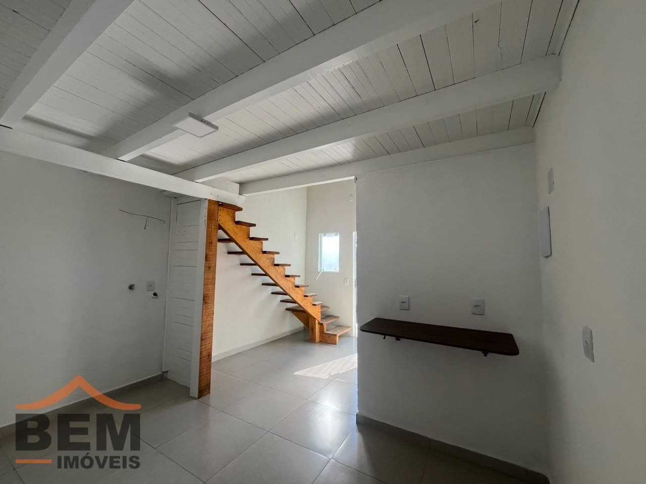 Kitnet para Locação com 1 quarto e 30m² no bairro Cordeiros, em Itajaí