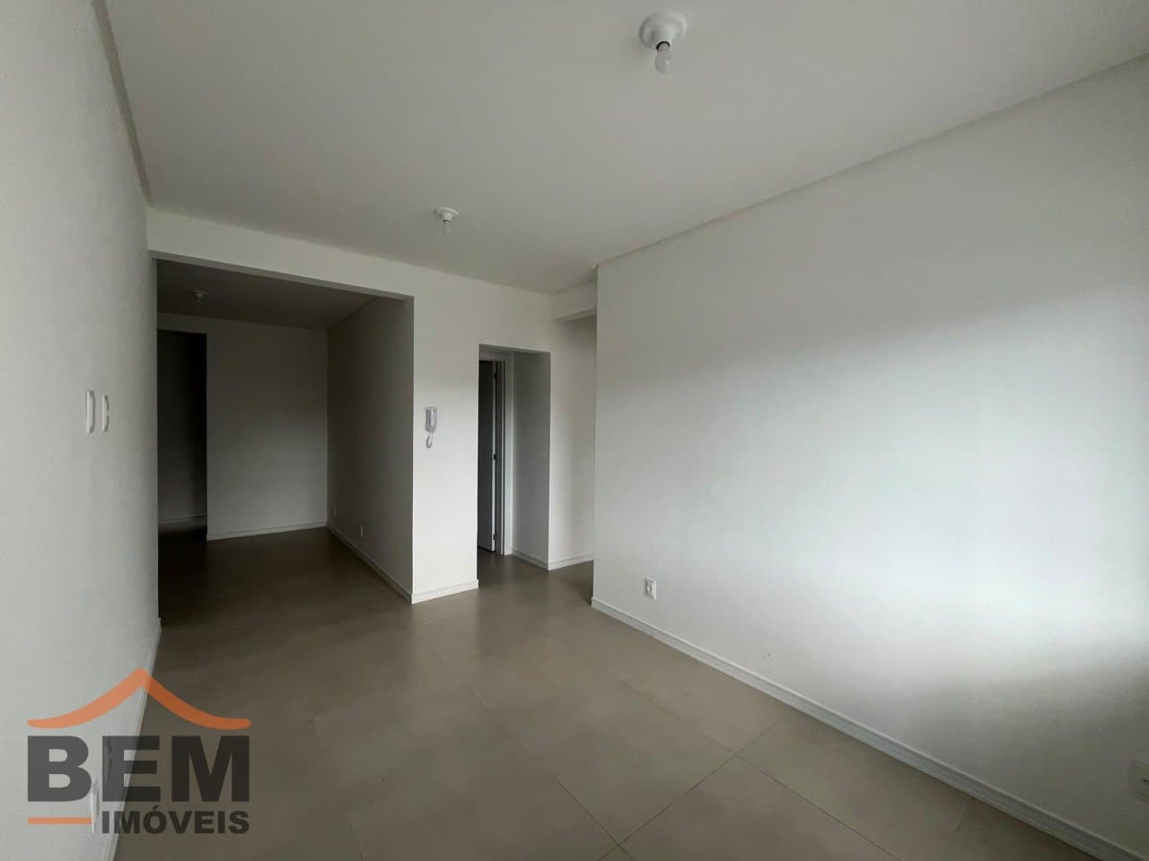 Apartamento para Locação com 2 quartos no bairro Santa Regina, em Camboriú