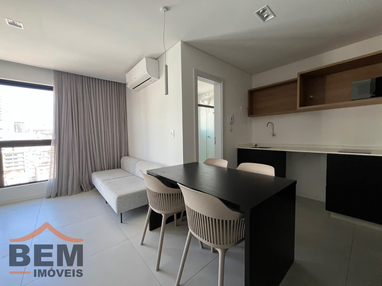 Apartamento para Locação com 1 quarto e 40m² no bairro Centro, em Itajaí