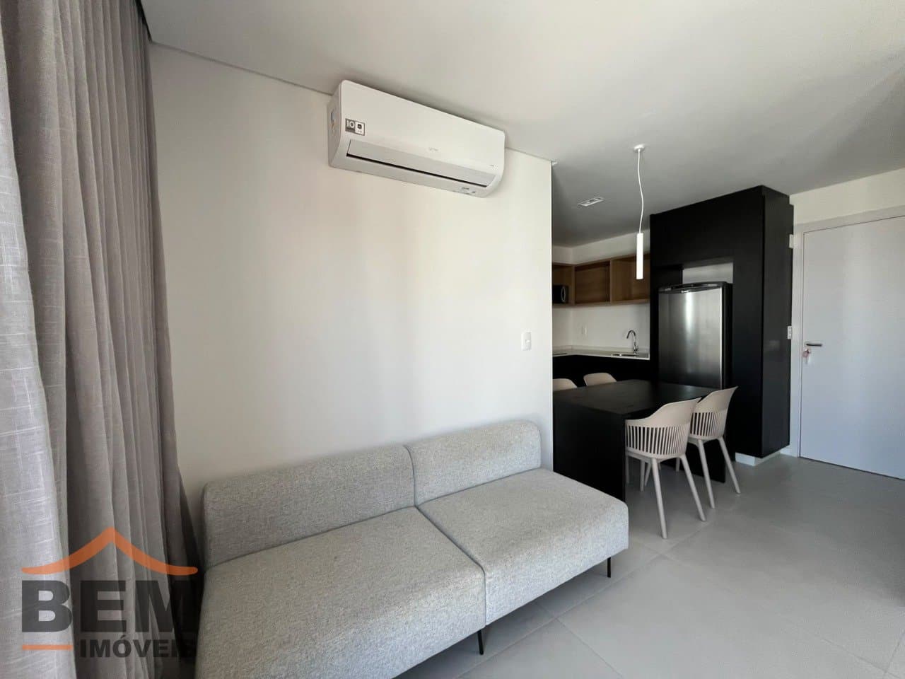 Apartamento para Locação com 1 quarto e 40m² no bairro Centro, em Itajaí