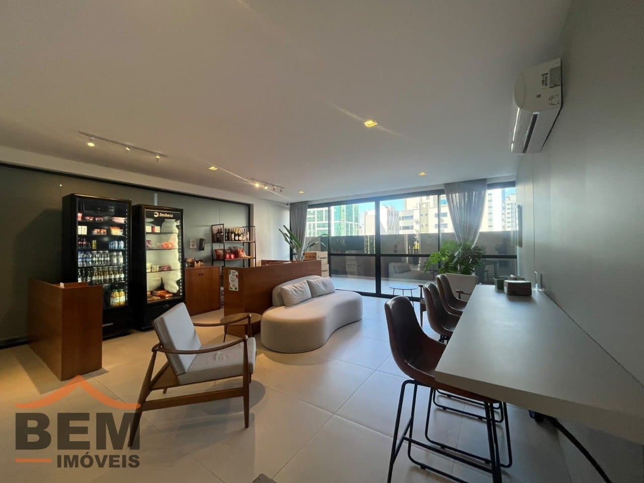 Apartamento para Locação com 1 quarto e 40m² no bairro Centro, em Itajaí