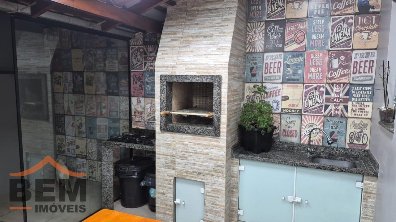 Casa para Venda com 2 quartos e 102m² no bairro Santa Regina, em Itajaí