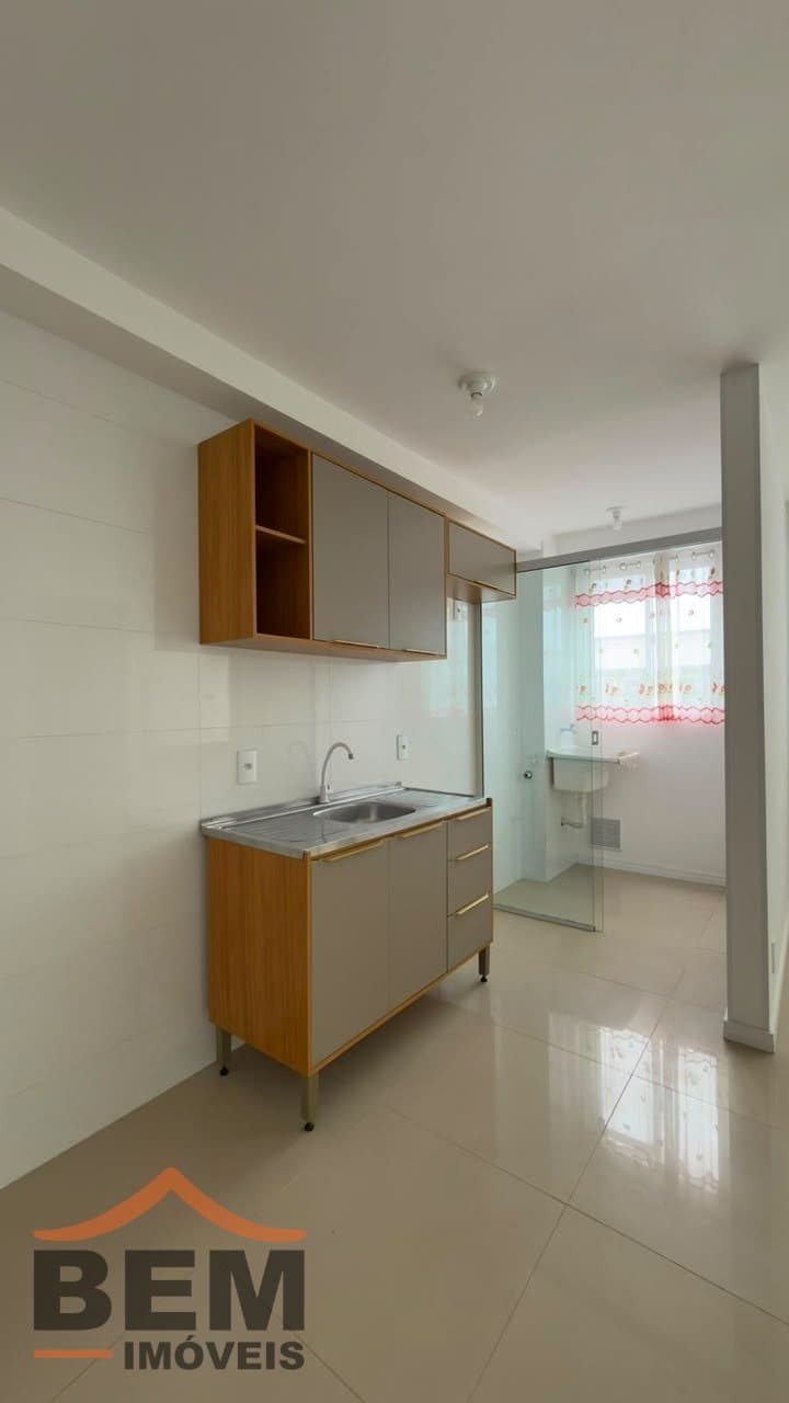 Apartamento para Locação com 2 quartos e 50m² no bairro Carvalho, em Itajaí