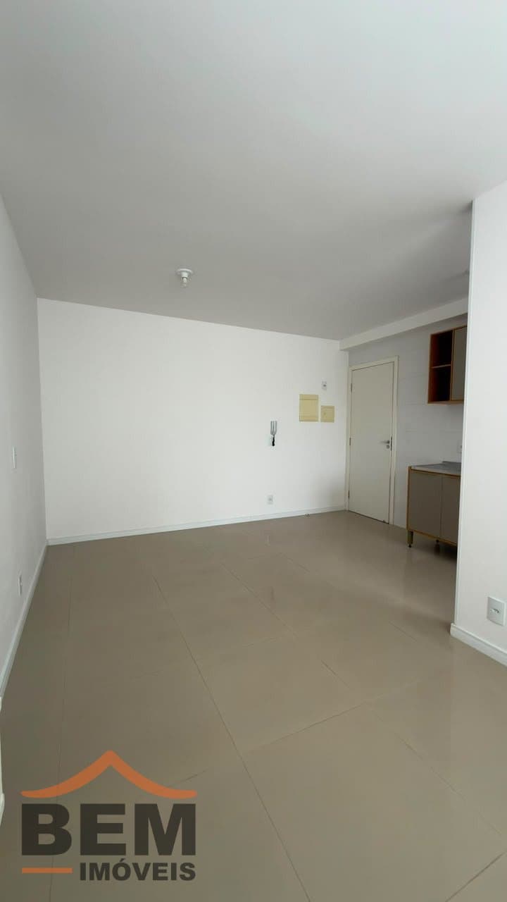 Apartamento para Locação com 2 quartos e 50m² no bairro Carvalho, em Itajaí