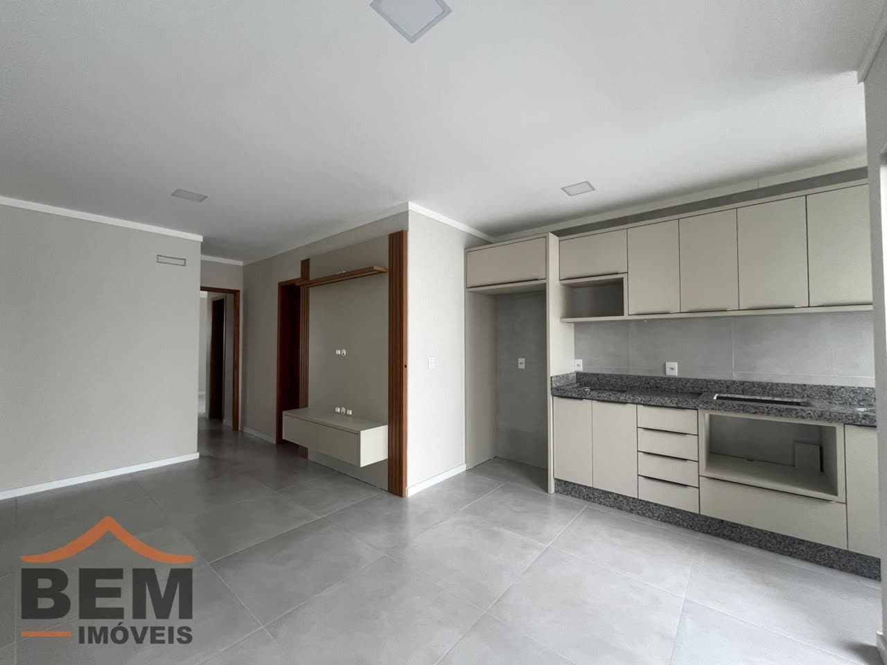 Apartamento para Locação com 2 quartos e 60m² no bairro São João, em Itajaí