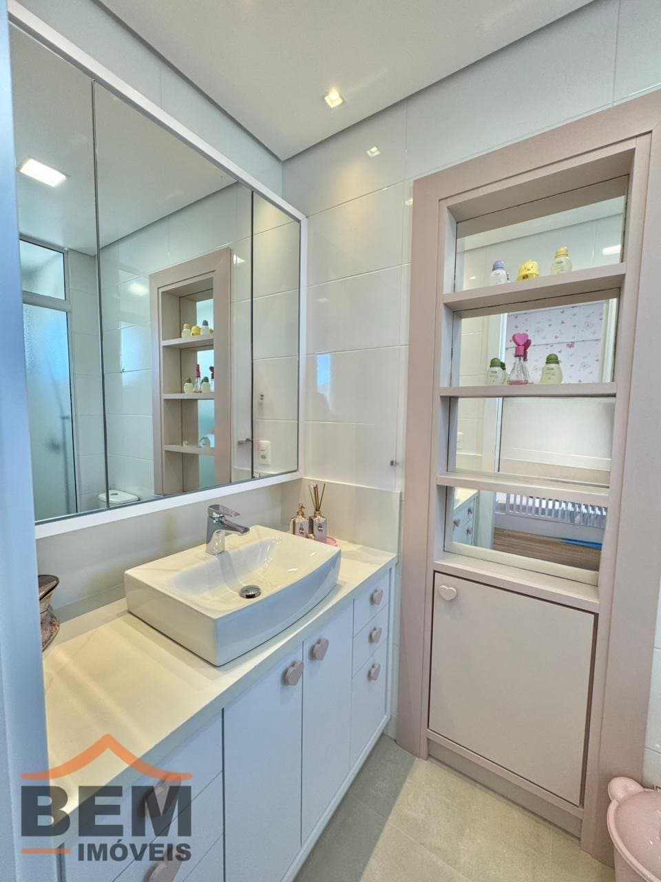 Apartamento para Venda com 3 quartos e 96m² no bairro Vila Operária, em Itajaí