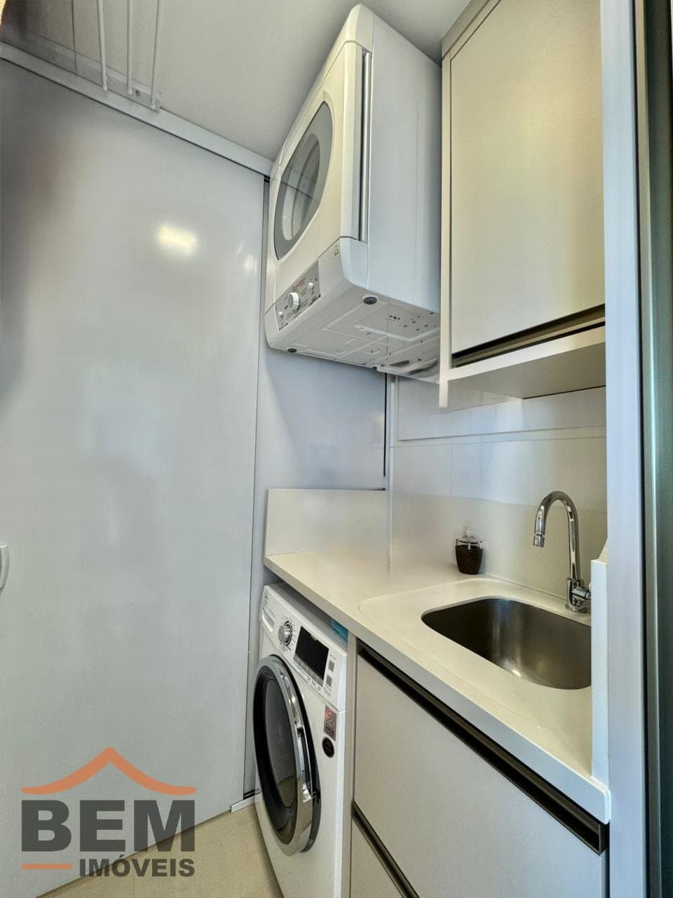 Apartamento para Venda com 3 quartos e 96m² no bairro Vila Operária, em Itajaí