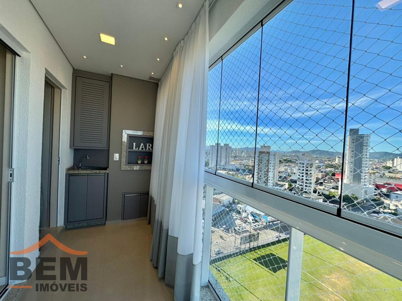 Apartamento para Venda com 3 quartos e 96m² no bairro Vila Operária, em Itajaí