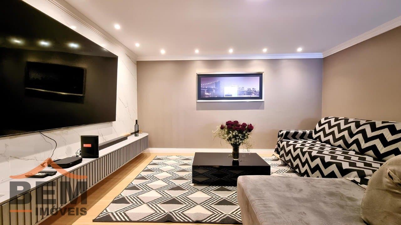 Casa para Venda com 4 quartos e 350m² no bairro Ariribá, em Balneário Camboriú
