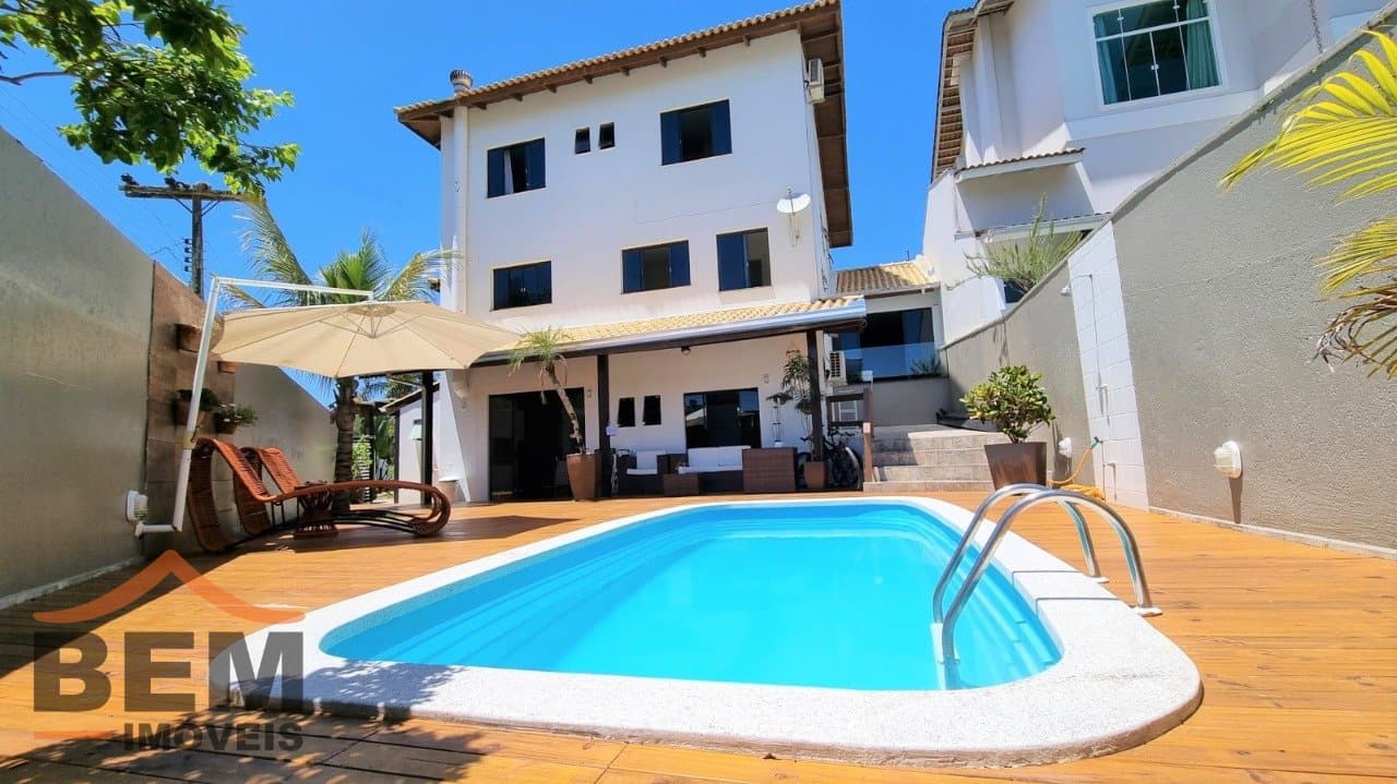 Casa para Venda com 4 quartos e 350m² no bairro Ariribá, em Balneário Camboriú