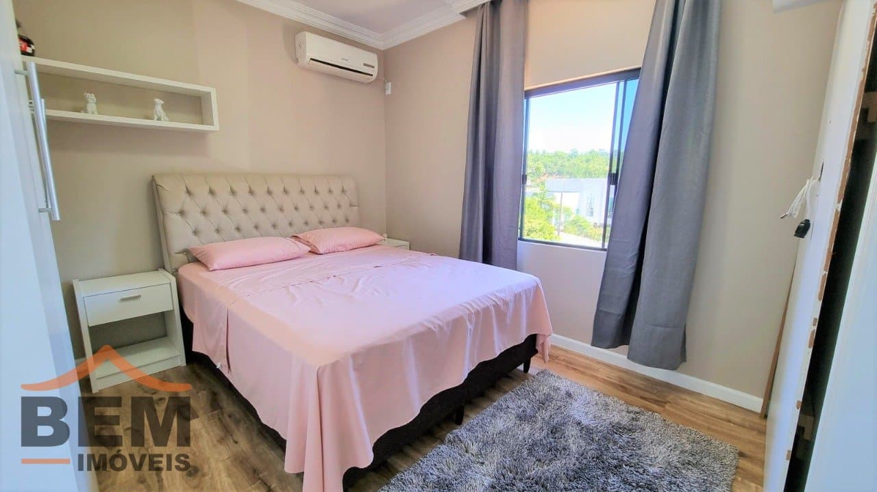 Casa para Venda com 4 quartos e 350m² no bairro Ariribá, em Balneário Camboriú