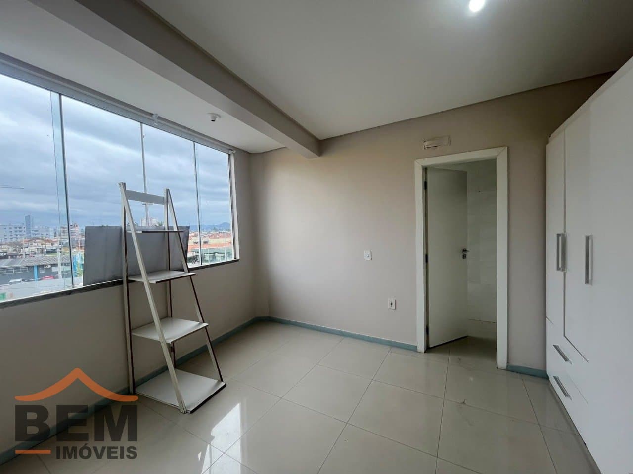 Apartamento para Locação com 2 quartos e 98m² no bairro Dom Bosco, em Itajaí