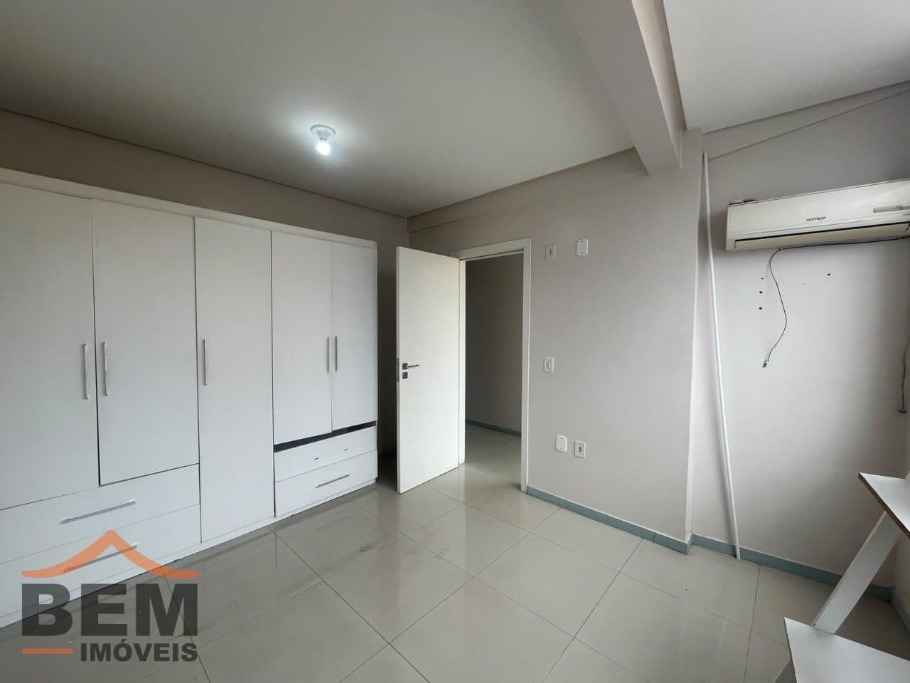 Apartamento para Locação com 2 quartos e 98m² no bairro Dom Bosco, em Itajaí
